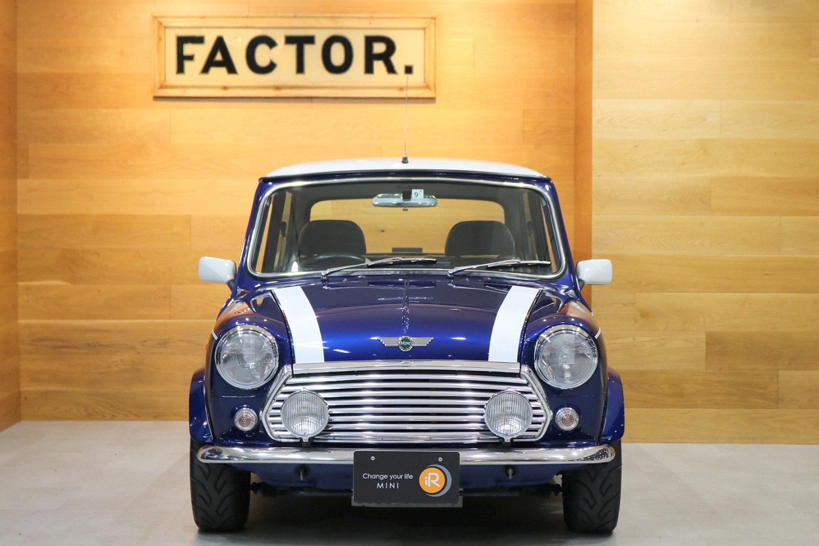 TOMIX クモニ83 スカ色