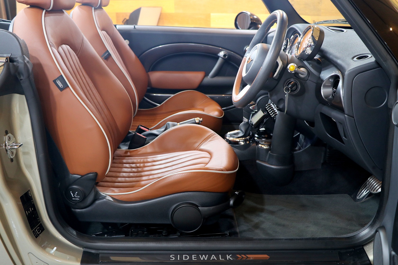 ミニコンバーチブル クーパーS サイドウォーク | BMW | MINI（ミニ）の