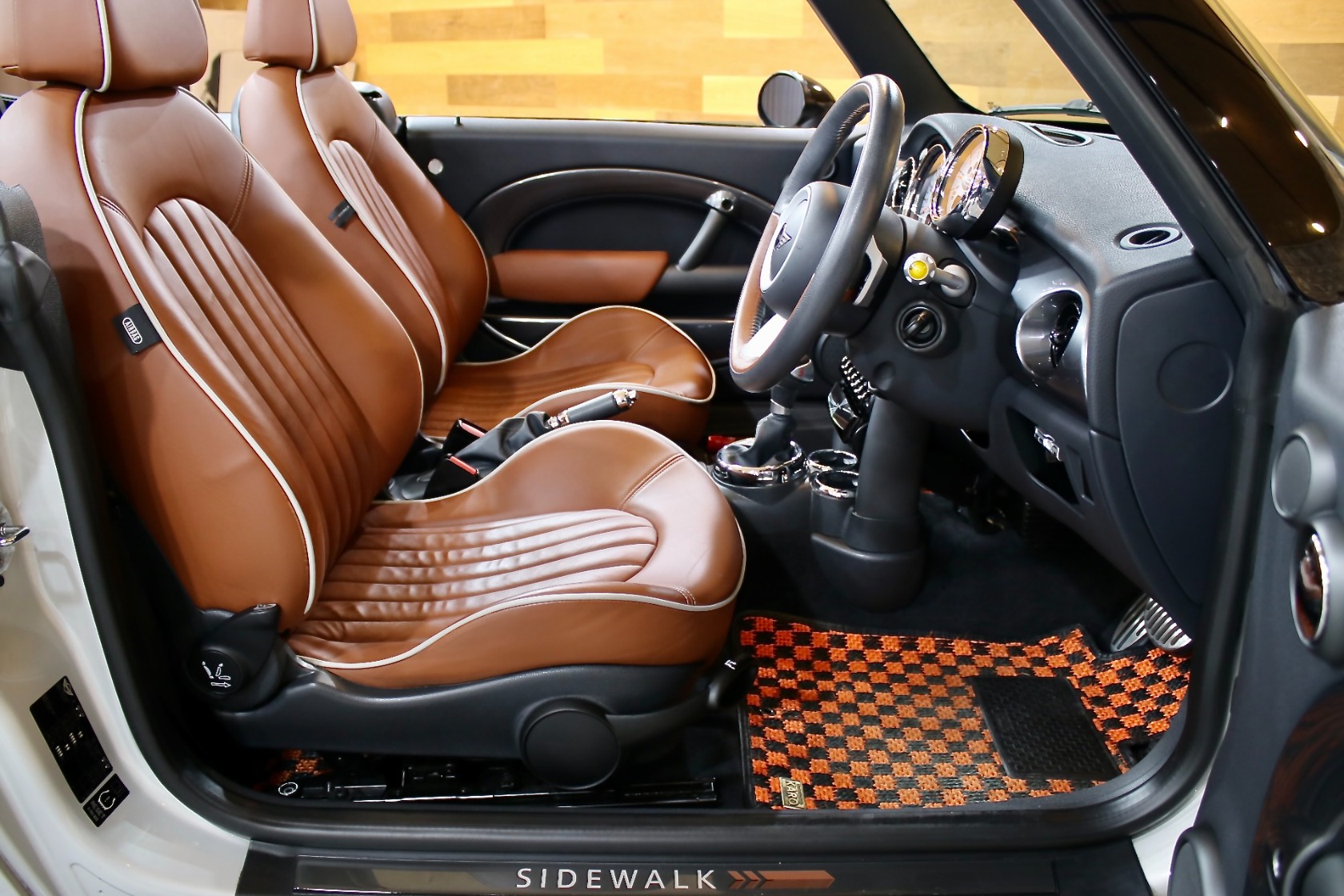ミニコンバーチブル クーパーS サイドウォーク | BMW | MINI（ミニ）の 