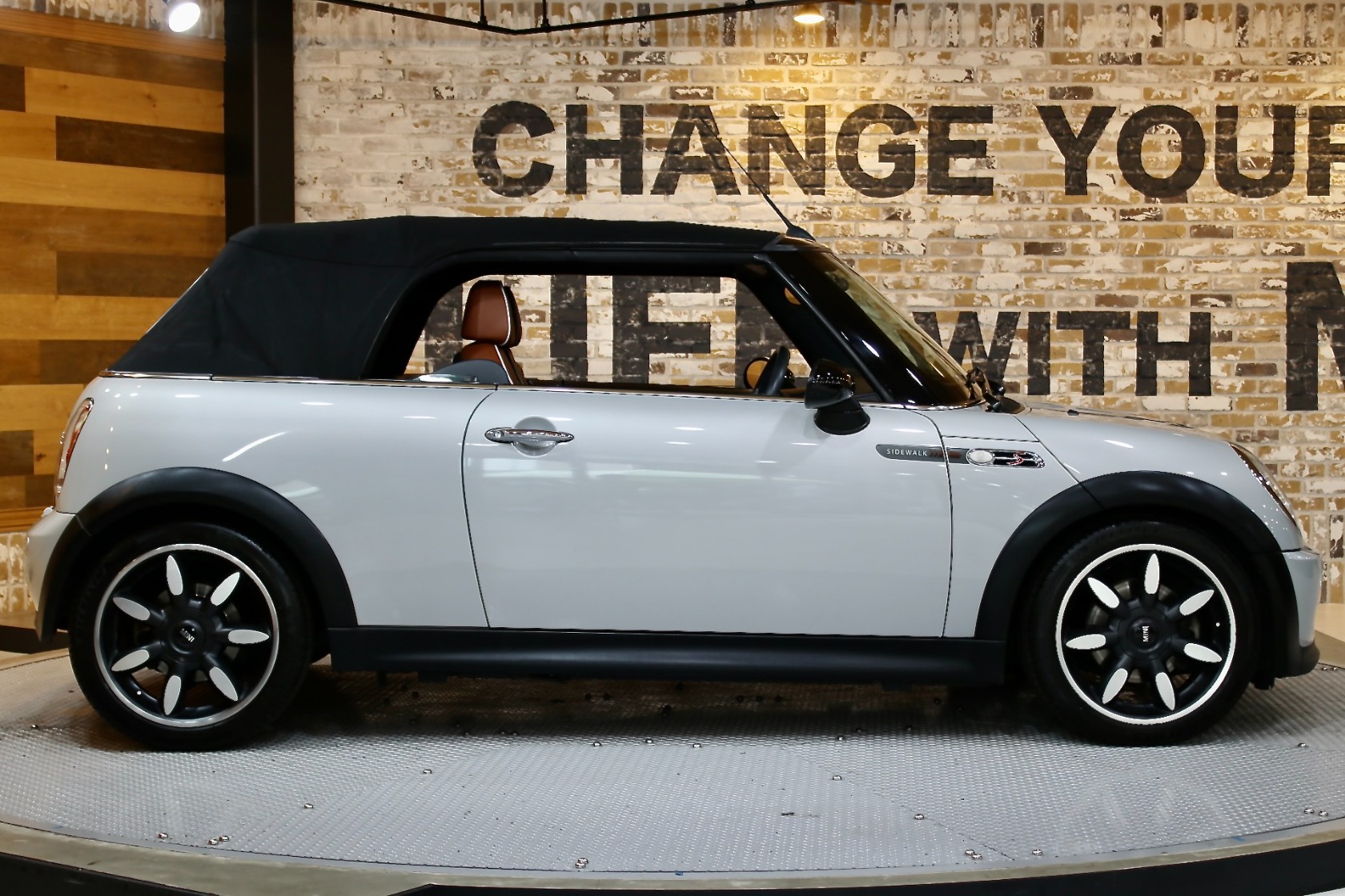 ミニコンバーチブル クーパーS サイドウォーク | BMW | MINI（ミニ）の 