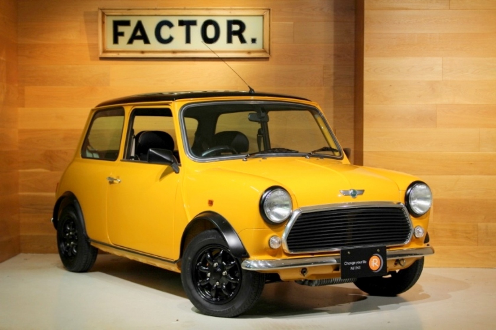 Rover MINI専用リアブラインド //ブロンズゴールド×メッキ