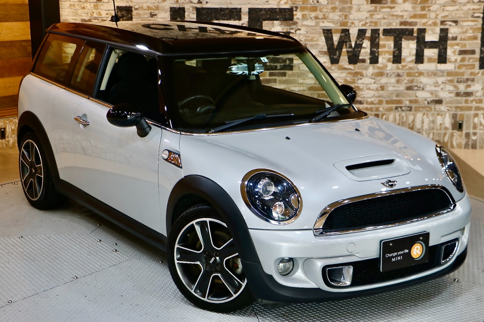 ミニ MINI CLUBMAN (クラブマン)の価格・新型情報・グレード諸元