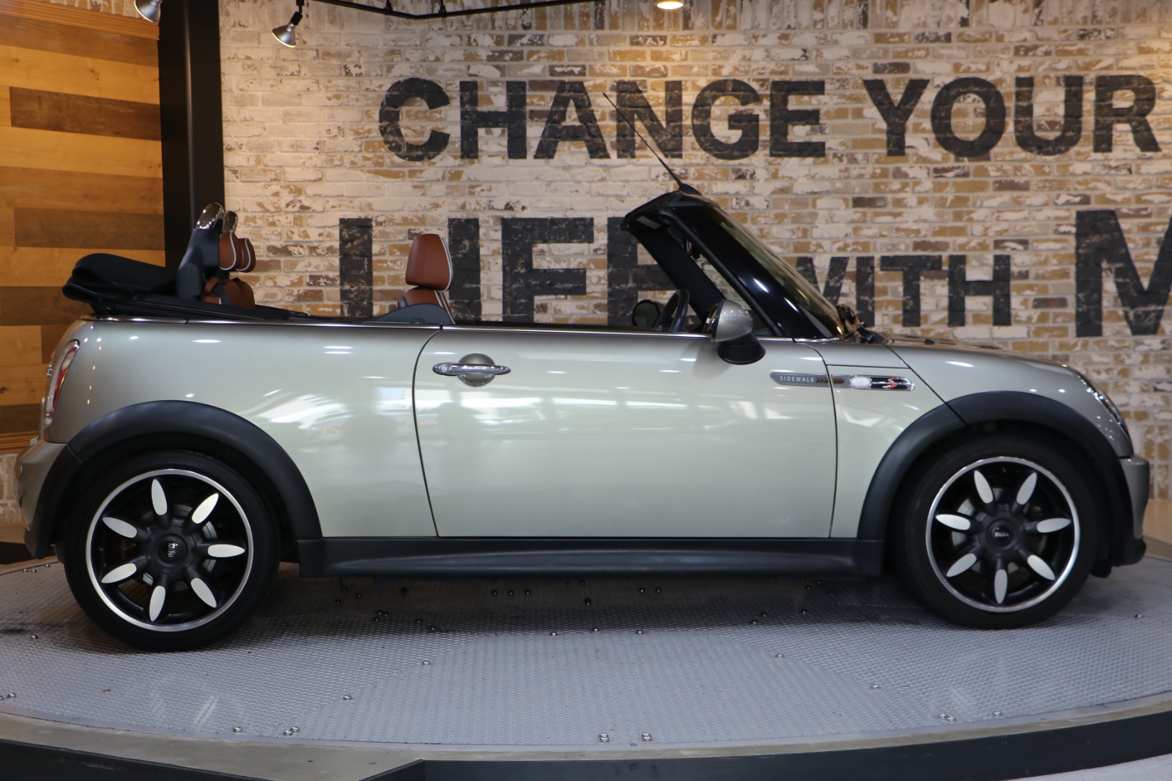 ミニコンバーチブル クーパーS サイドウォーク | BMW | MINI（ミニ）の