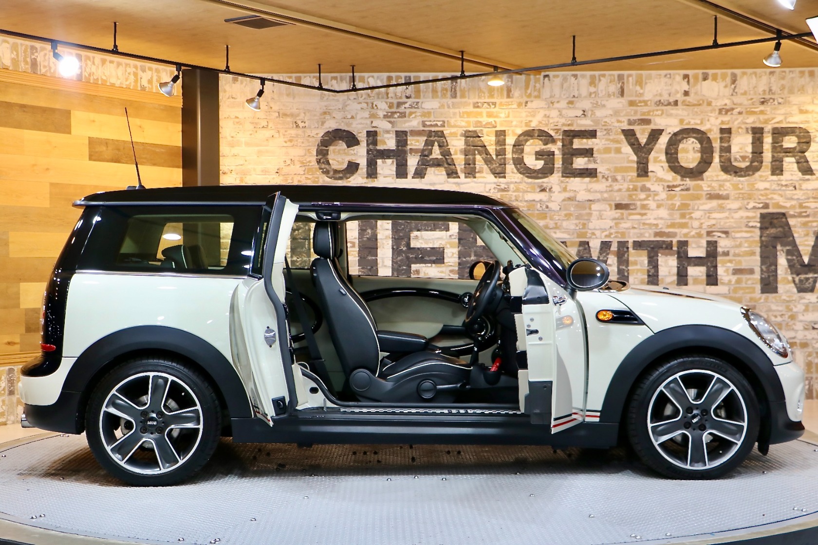 Yミニクーパークラブマン国産車も　② MINI（MINI）クーパー クラブマン（2019年10月