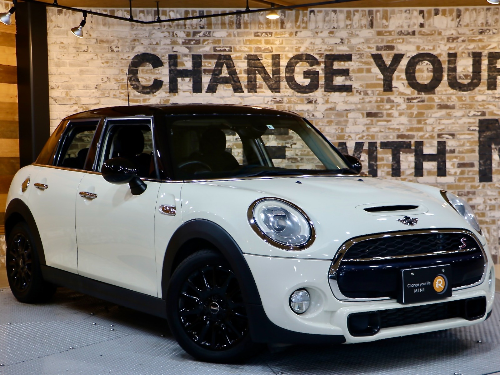ミニ5ドア クーパーS ペッパーパッケージ | BMW | MINI(ミニ ミニ5ドア クーパーS ペッパーパッケージ | BMW | MINI(ミニ