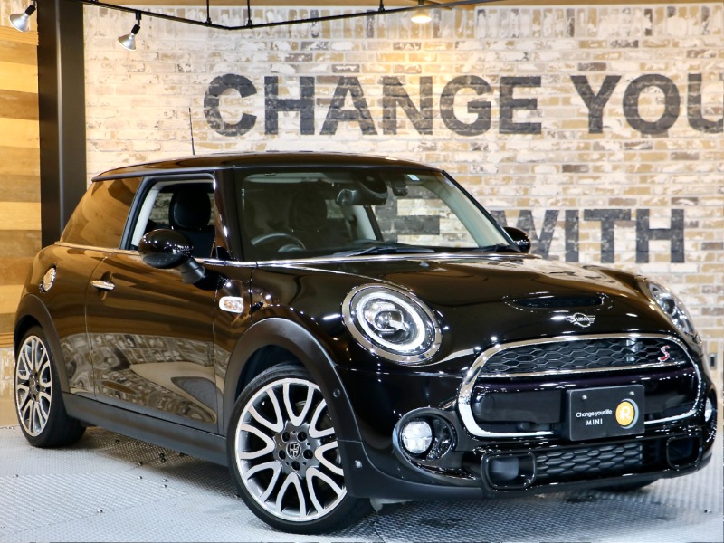 ミニクーパーS F56 1/18ディーラー専用モデル