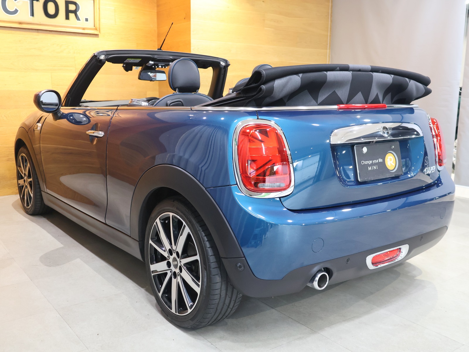 ずっと気になってた ミニコンバーチブル クーパー サイドウォーク ED. | BMW | MINI アクセサリー