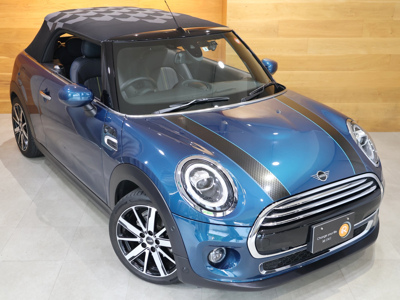 ミニコンバーチブル クーパー サイドウォーク ED. | BMW | MINI（ミニ