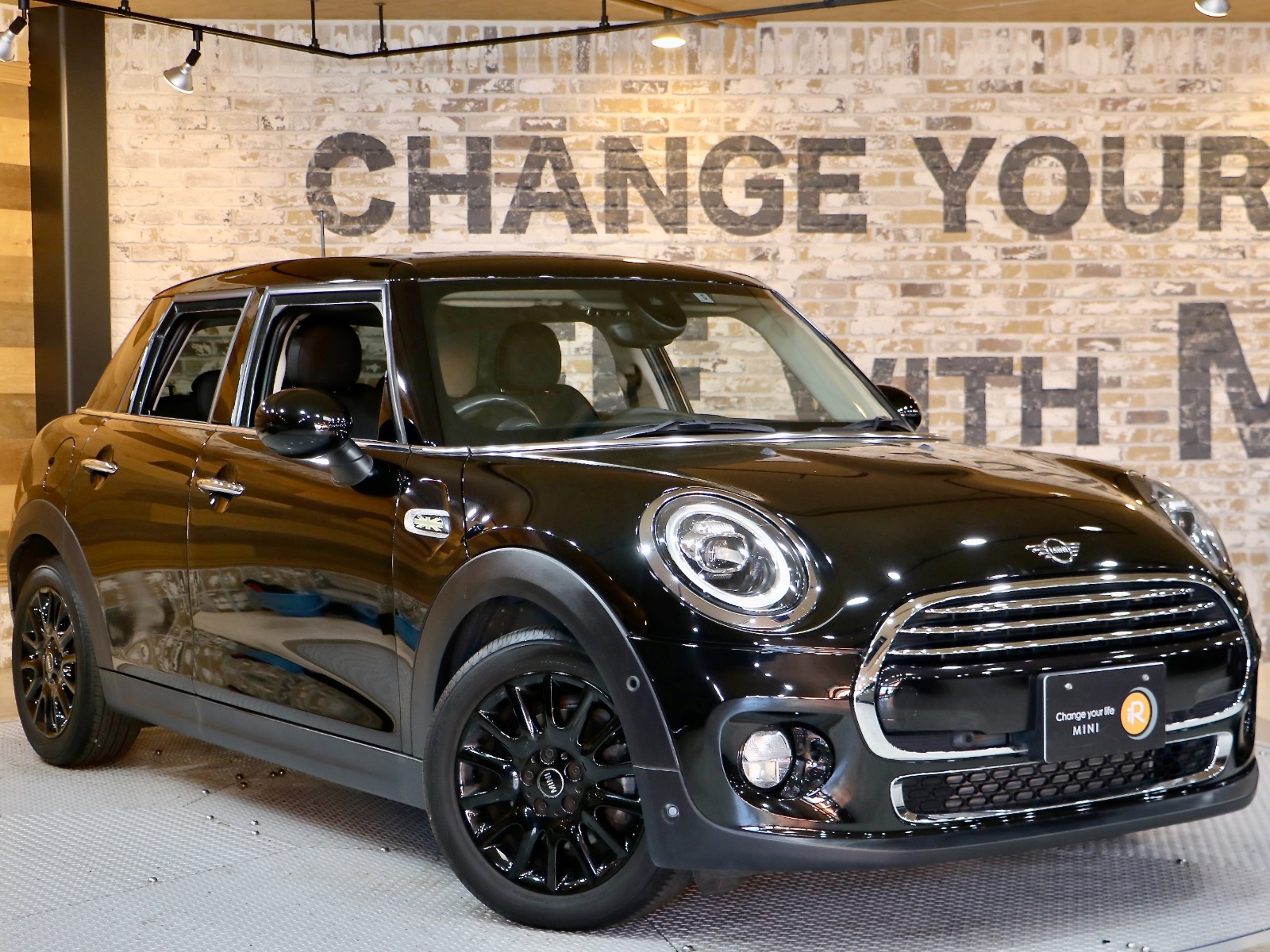 MINI ブラックアルミホイール 16インチ タイヤセット 見にくく