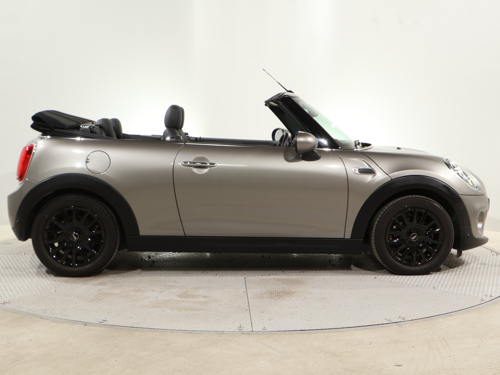 ミニコンバーチブル クーパー ストリートスタイル | BMW | MINI