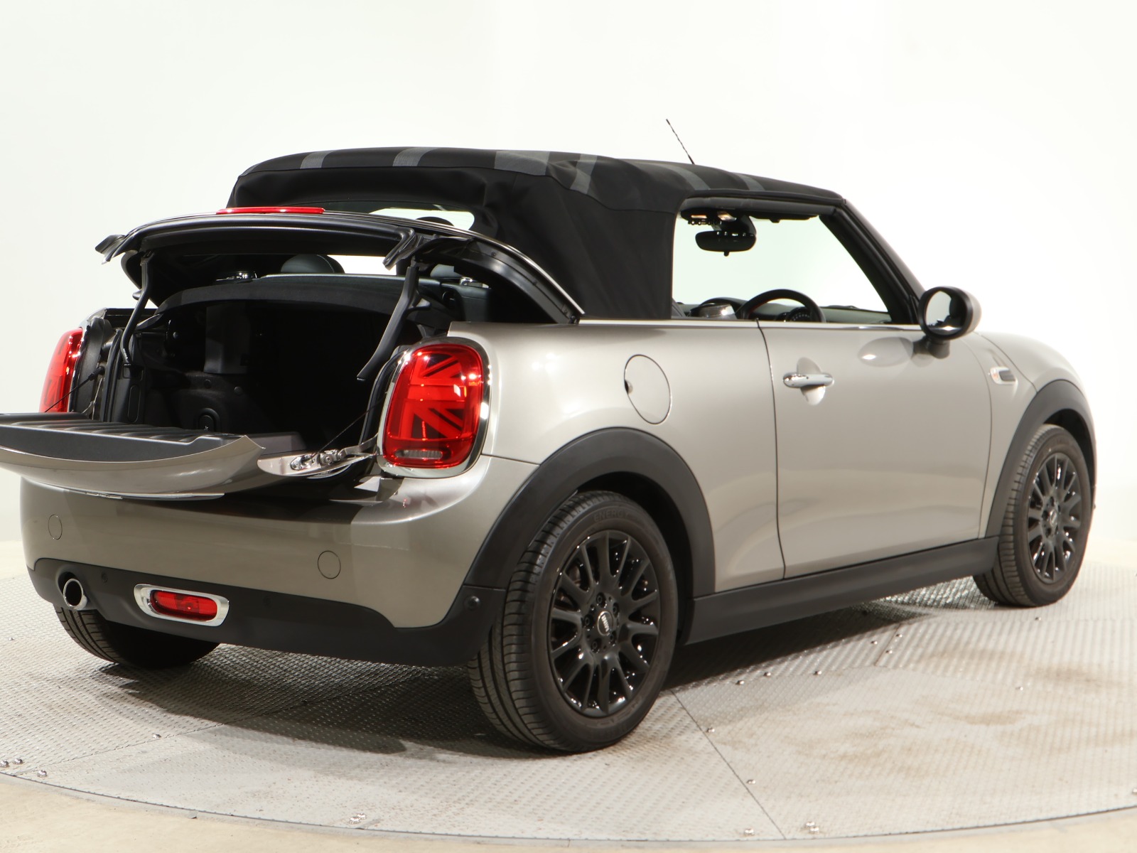 ミニコンバーチブル クーパー ストリートスタイル | BMW | MINI