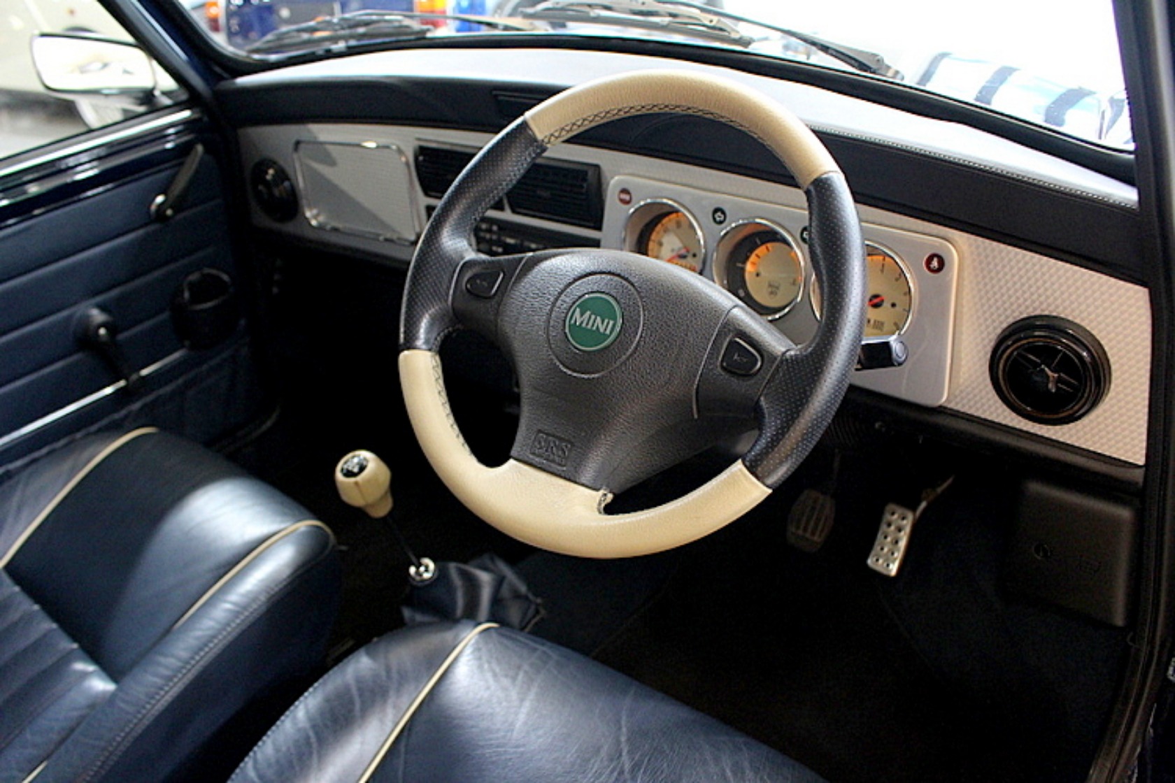 ミニ 40thアニバーサリーLTD | ローバーミニ | MINI（ミニ）の中古車