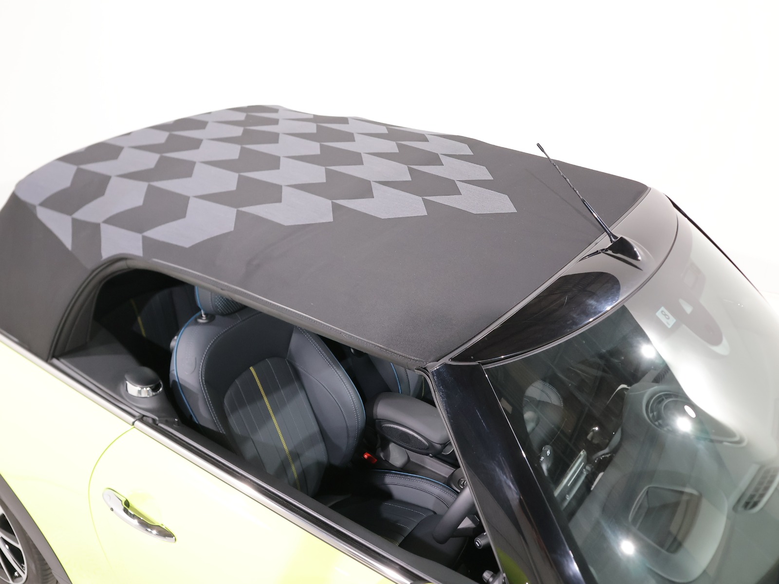 BMWMINIコンバーチブルサイドウォーク希少MT訳アリにつきお安く