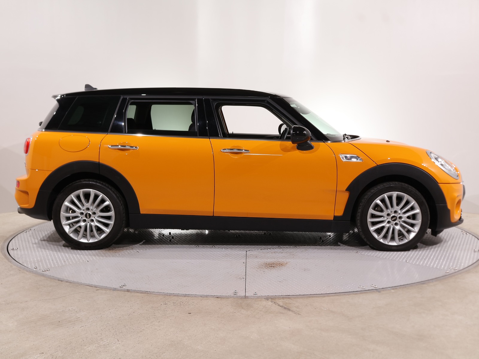 BEC 福島県福島市から発送します。 MINI クラブマン 純正 17タ② BEC 福島県福島市から発送します。 様専用MINI クラブマン 純正