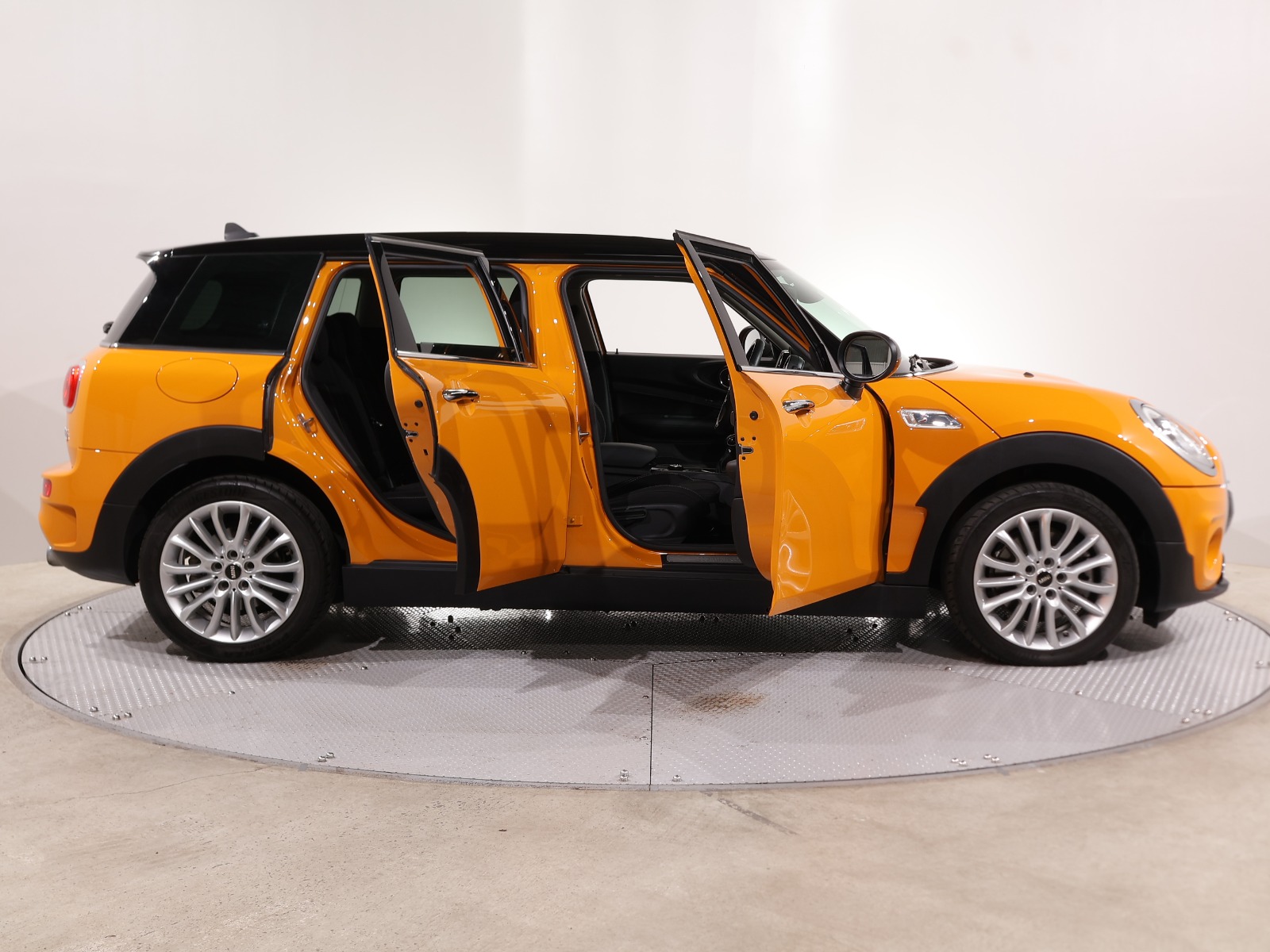 ＢＭＷ　MINI クラブマン　インターフェィス　ＵＳＥＤ品 ミニクラブマン クーパーS ペッパーパッケージ | BMW | MINI