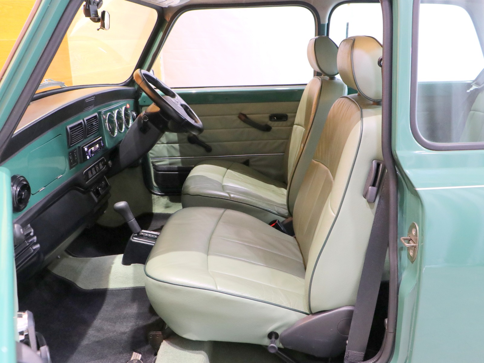 ローバークラシックミニ 1996年ミニケンジントン 純正ホイール4本 MINI（ローバー）ケンジントン1．3iAUTO（1996年2月