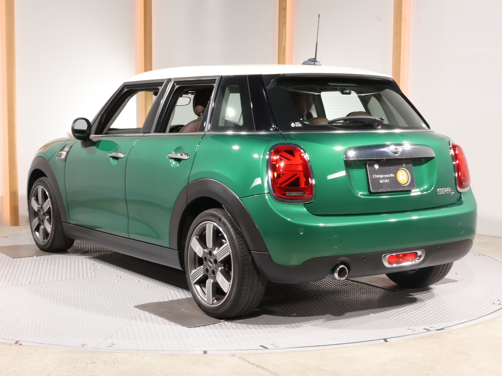 ミニ5ドア クーパーD 60 YEARS ED. | BMW | MINI（ミニ）の中古車専門店iR