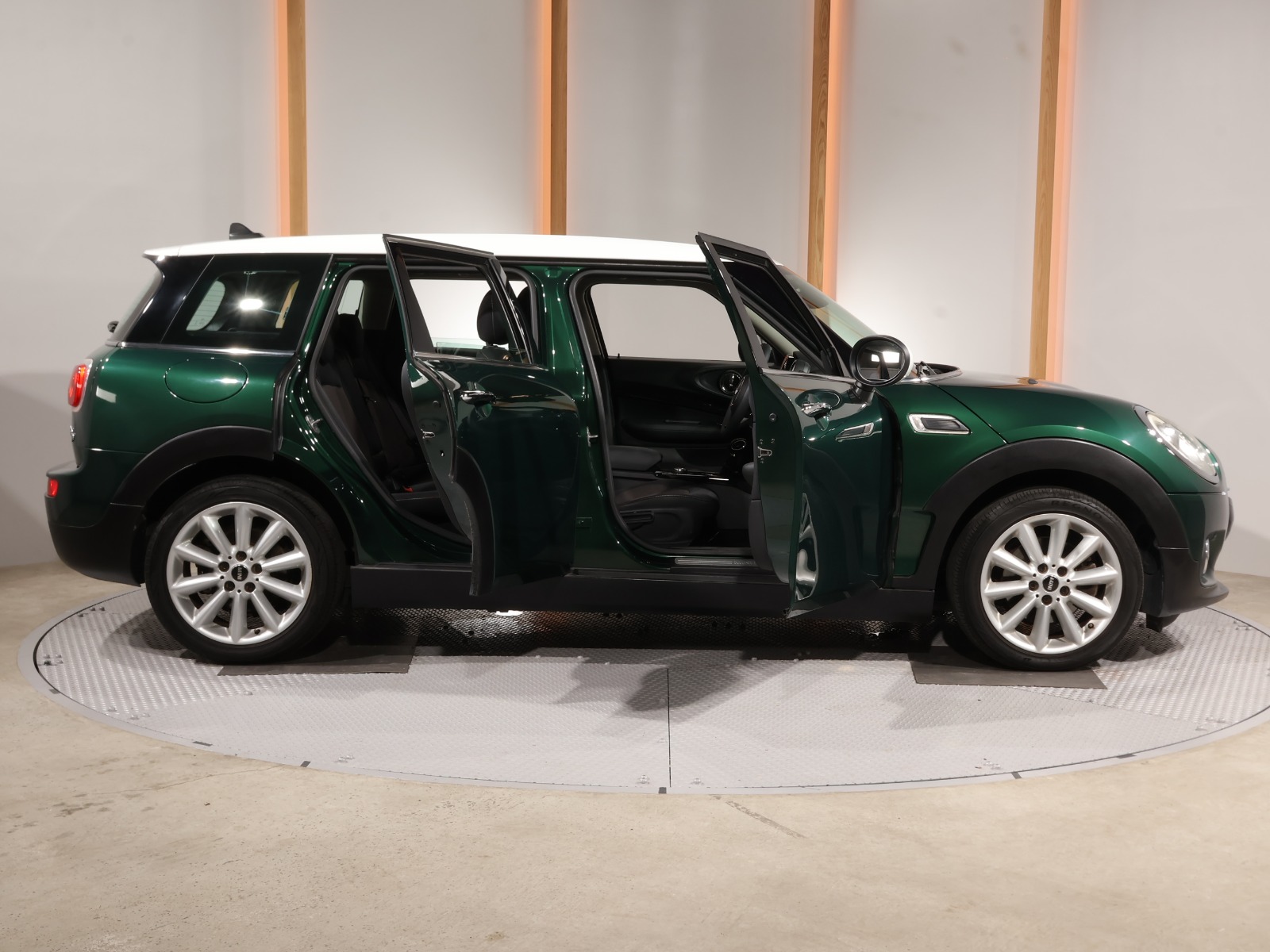 ミニクラブマン クーパーD | BMW | MINI（ミニ）の中古車専門店iR