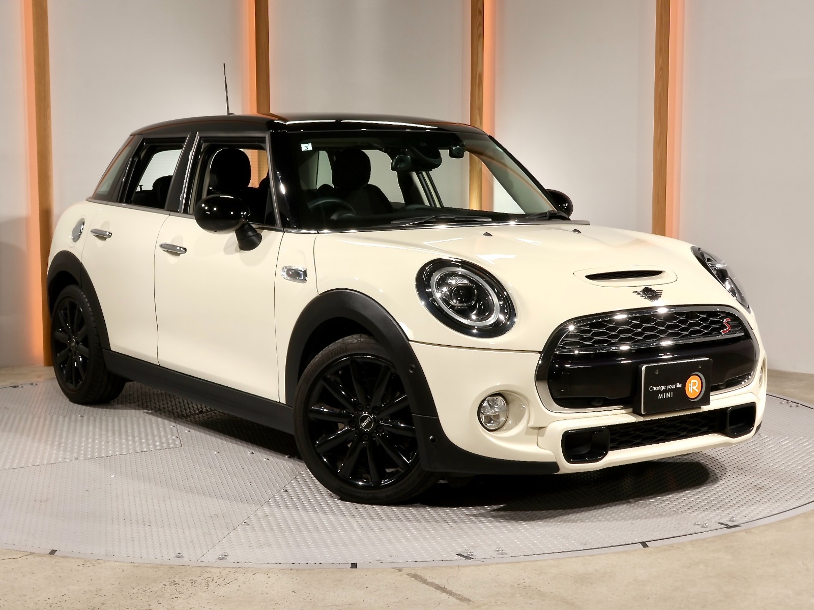 ミニクラブマン クーパーS | BMW | MINI(ミニ)の中古車専門店iR ミニクラブマン クーパーS | BMW | MINI(ミニ)の中古車専門店iR