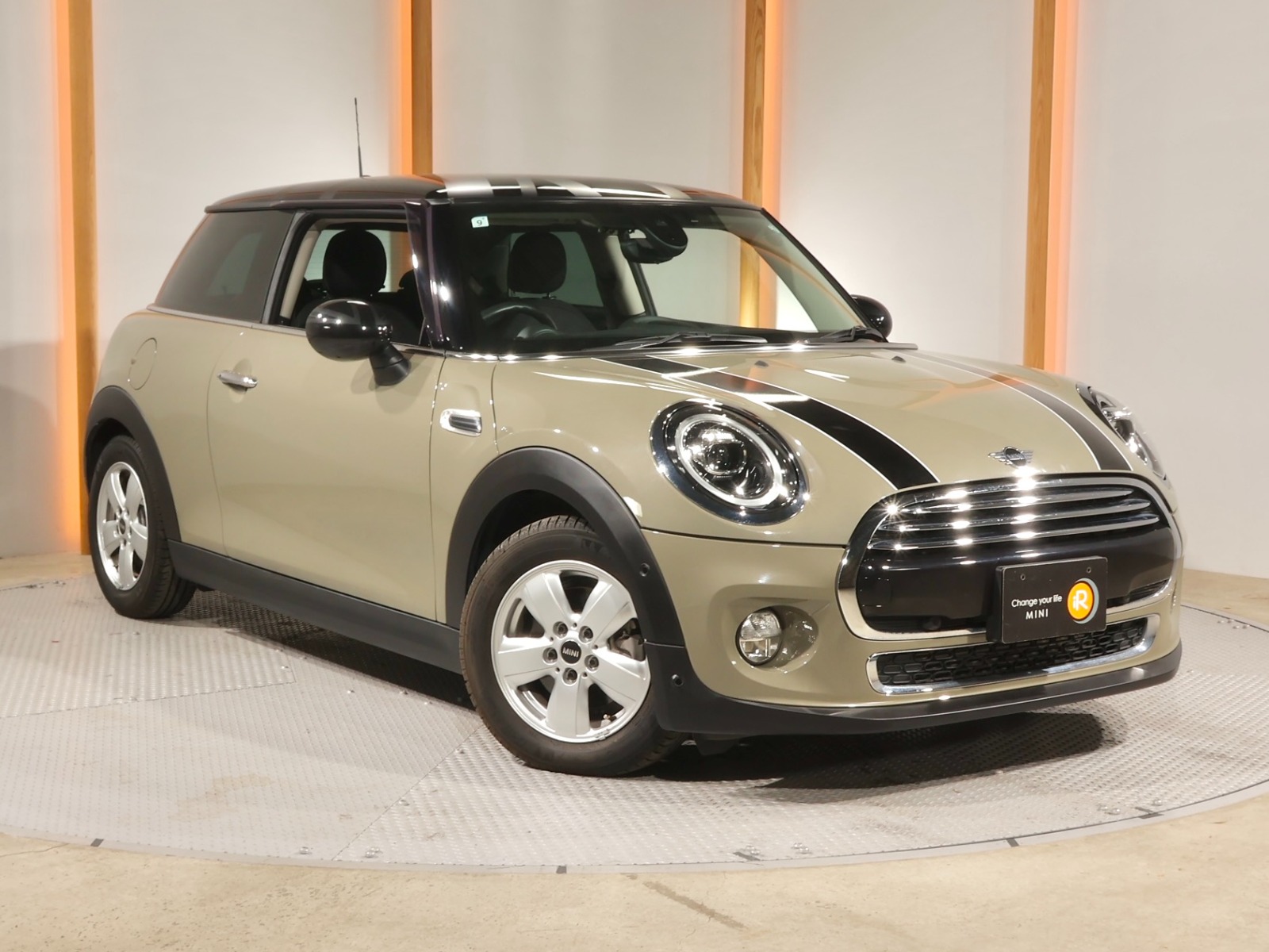 BMW MINI 純正 ウインドディフレクター ミニ クーパー F57  