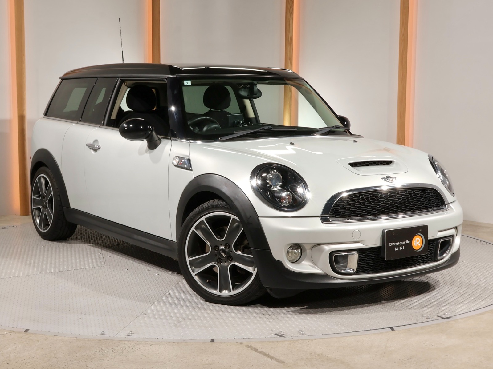 ミニクラブマン クーパーS SOHO | BMW | MINI(ミニ)の中古車 ミニクラブマン クーパーS SOHO | BMW | MINI(ミニ)の中古車