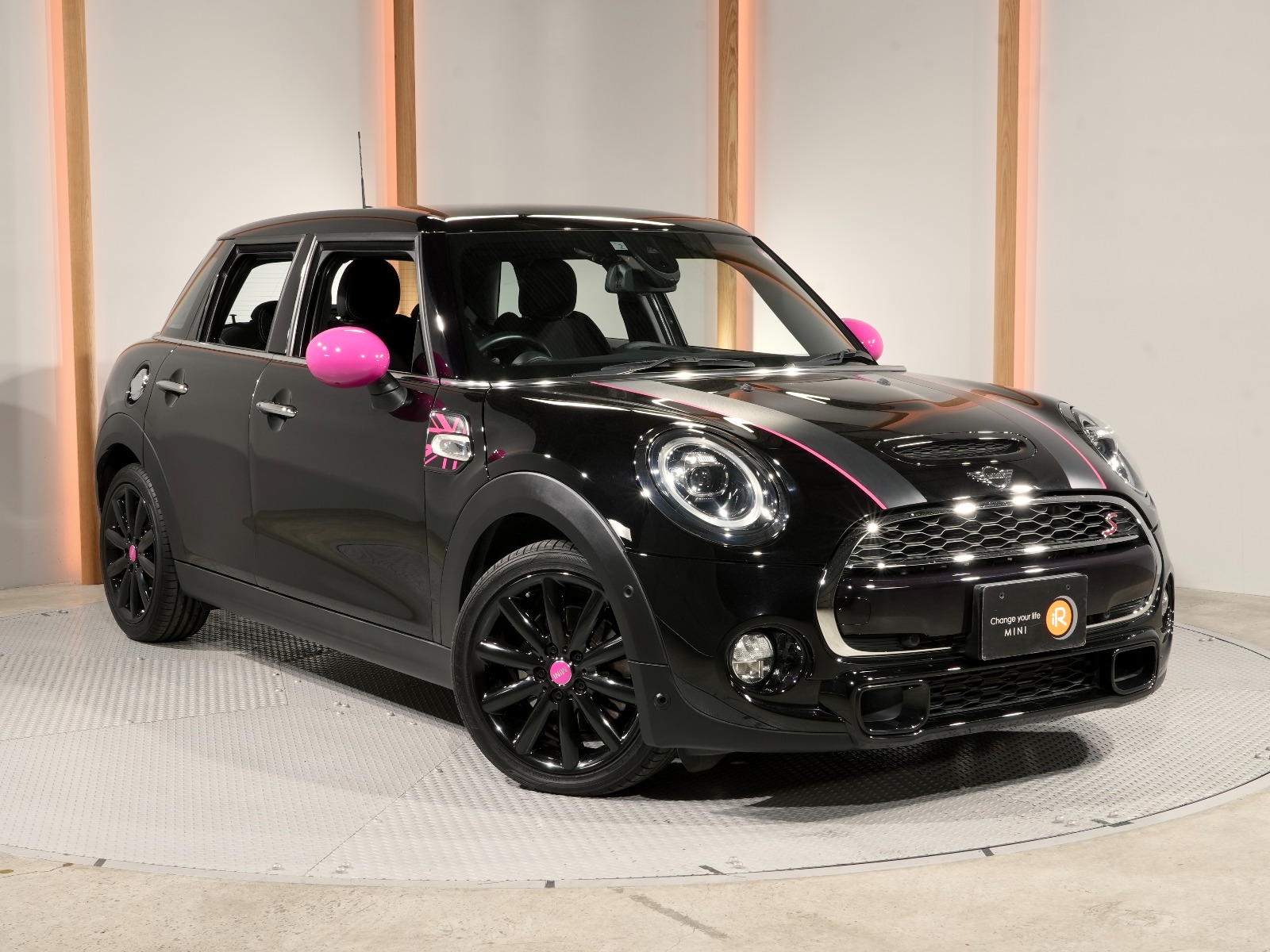 09　 ミニ クーパー R55 R56系 純正インナ－ブラック(リペア済) BMW ミニ ミニクーパー R55 R56 R57 R58 R59 R60 R61 ドアミラー