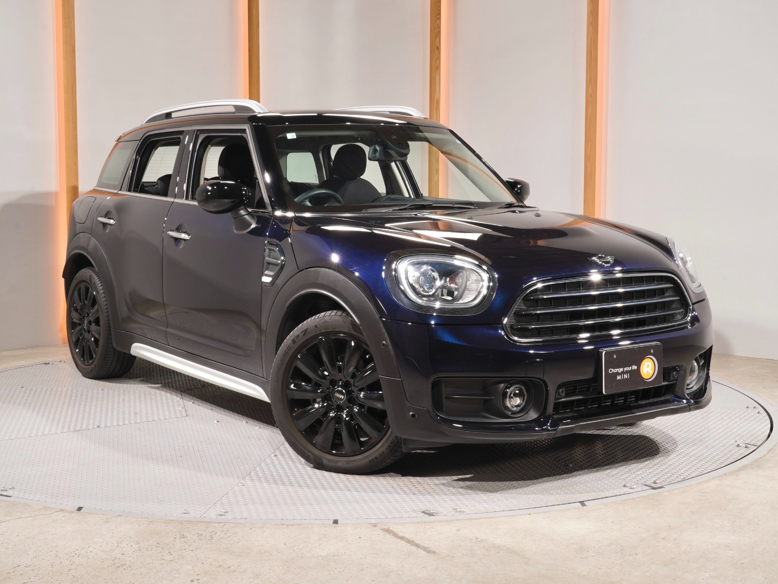 新型ミニカントリーマン(U25)発表！一新したのはデザインだけで