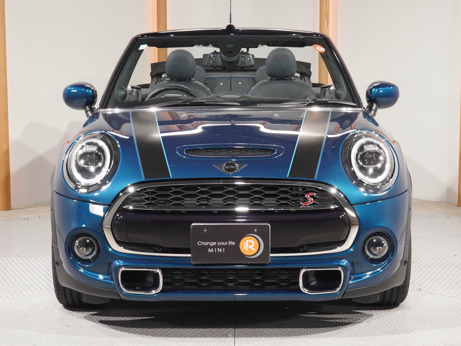 ミニコンバーチブル クーパーS SIDEWALK ED. | BMW | MINI（ミニ