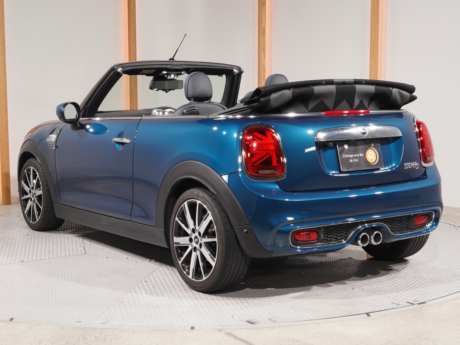 ミニコンバーチブル クーパーS SIDEWALK ED. | BMW | MINI（ミニ）の