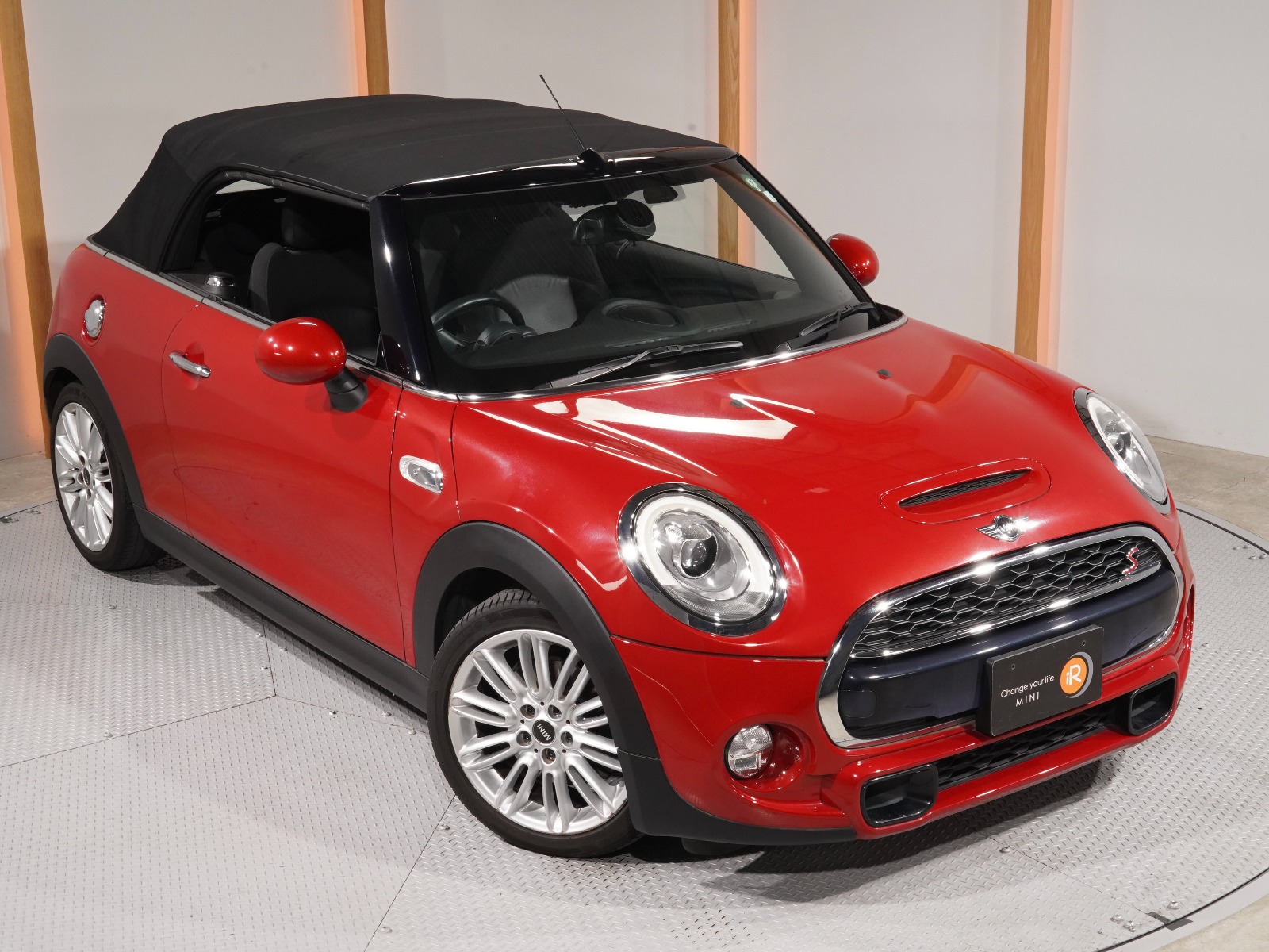 1/18 ミニクーパー S コンバーチブル レッド F57 ディーラー特注品 新型MINI コンバーチブル ジョンクーパーワークス（F57）発表