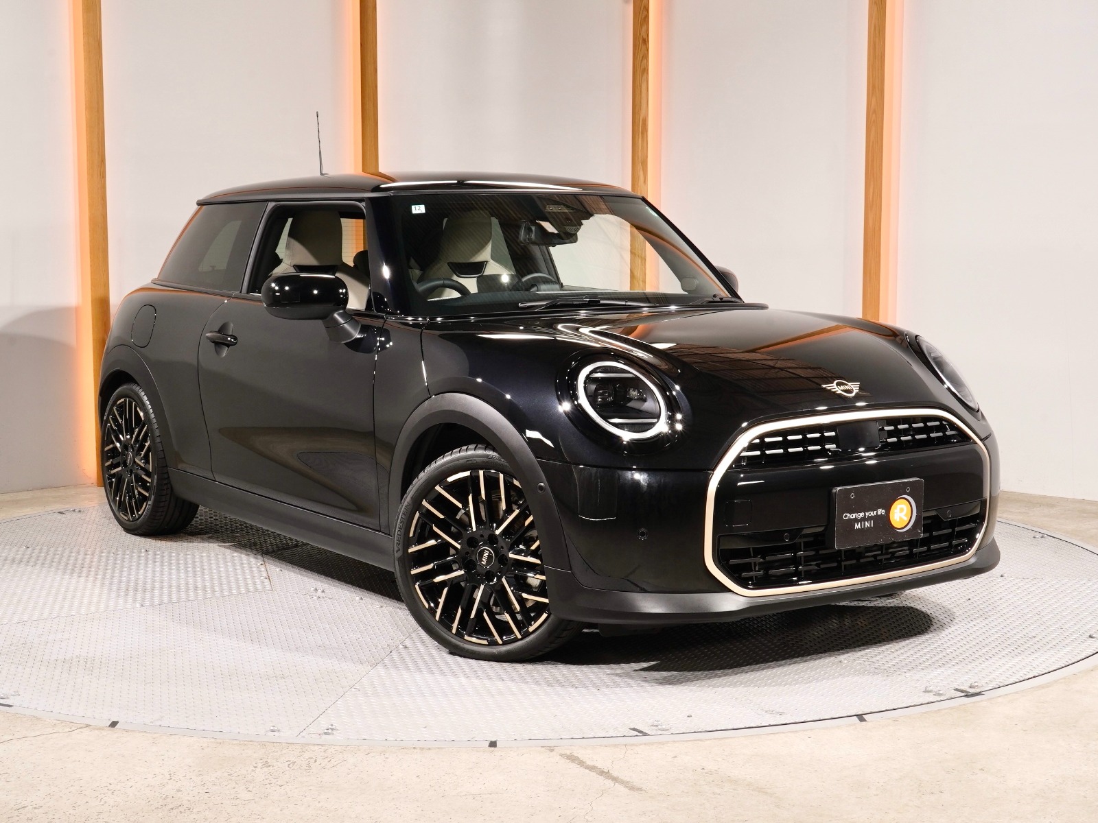 ミニクラブマン JCW ALL4 エクスクルーシブスタイル | BMW