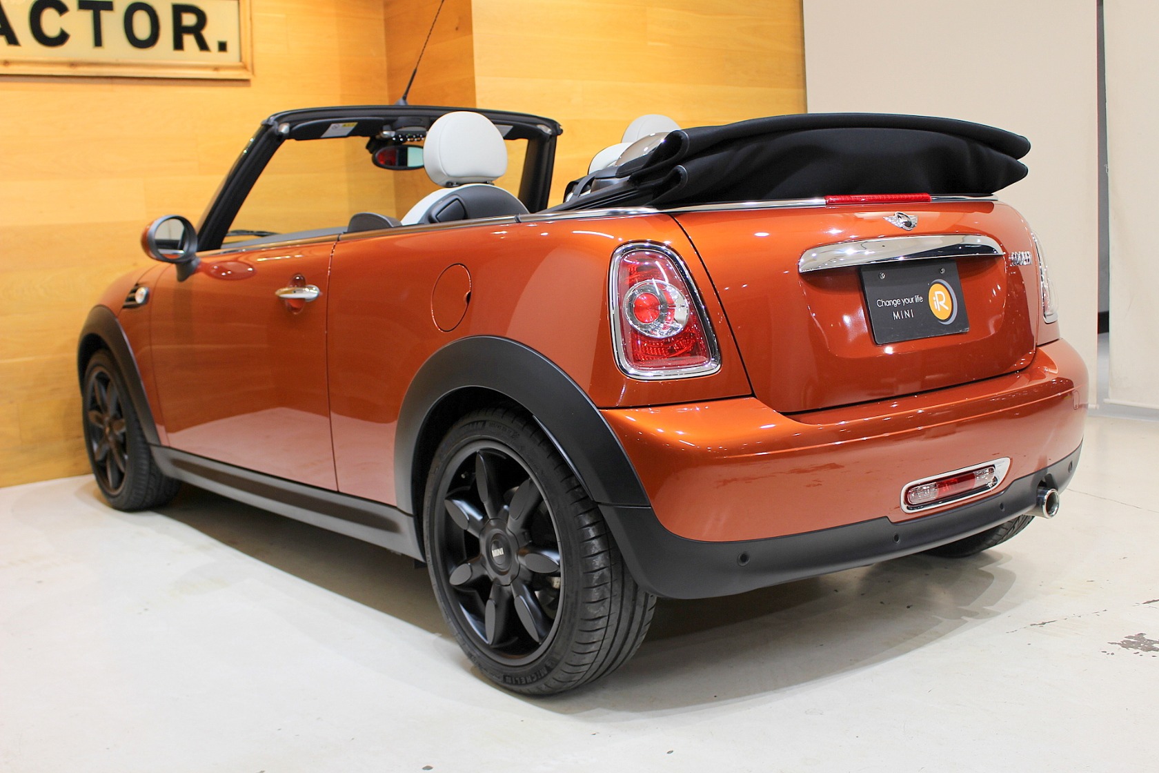 MINIコンバーチブル R57 モールパーツ 純正新品未使用 MINI ミニ クーパー R57 コンバーチブル 新品 ルーフアンテナ