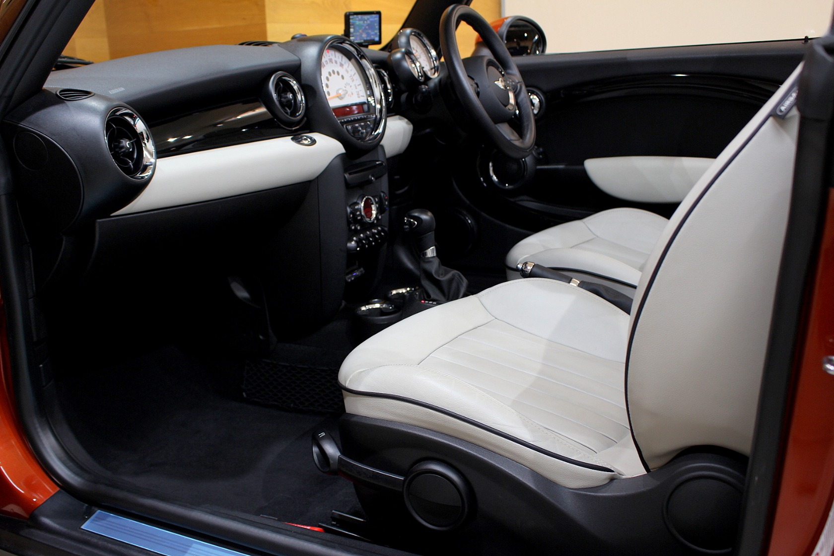 ミニコンバーチブル クーパー | BMW | MINI（ミニ）の中古車専門店iR