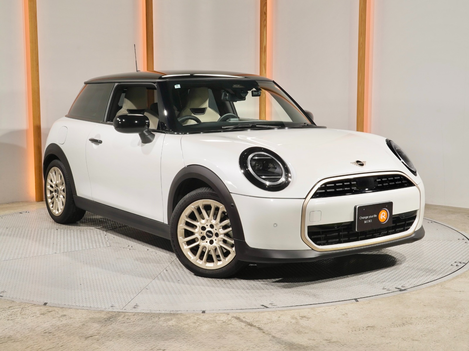 MINIの駐車場問題はこれで解決。カタログに載っていない細かすぎる寸法