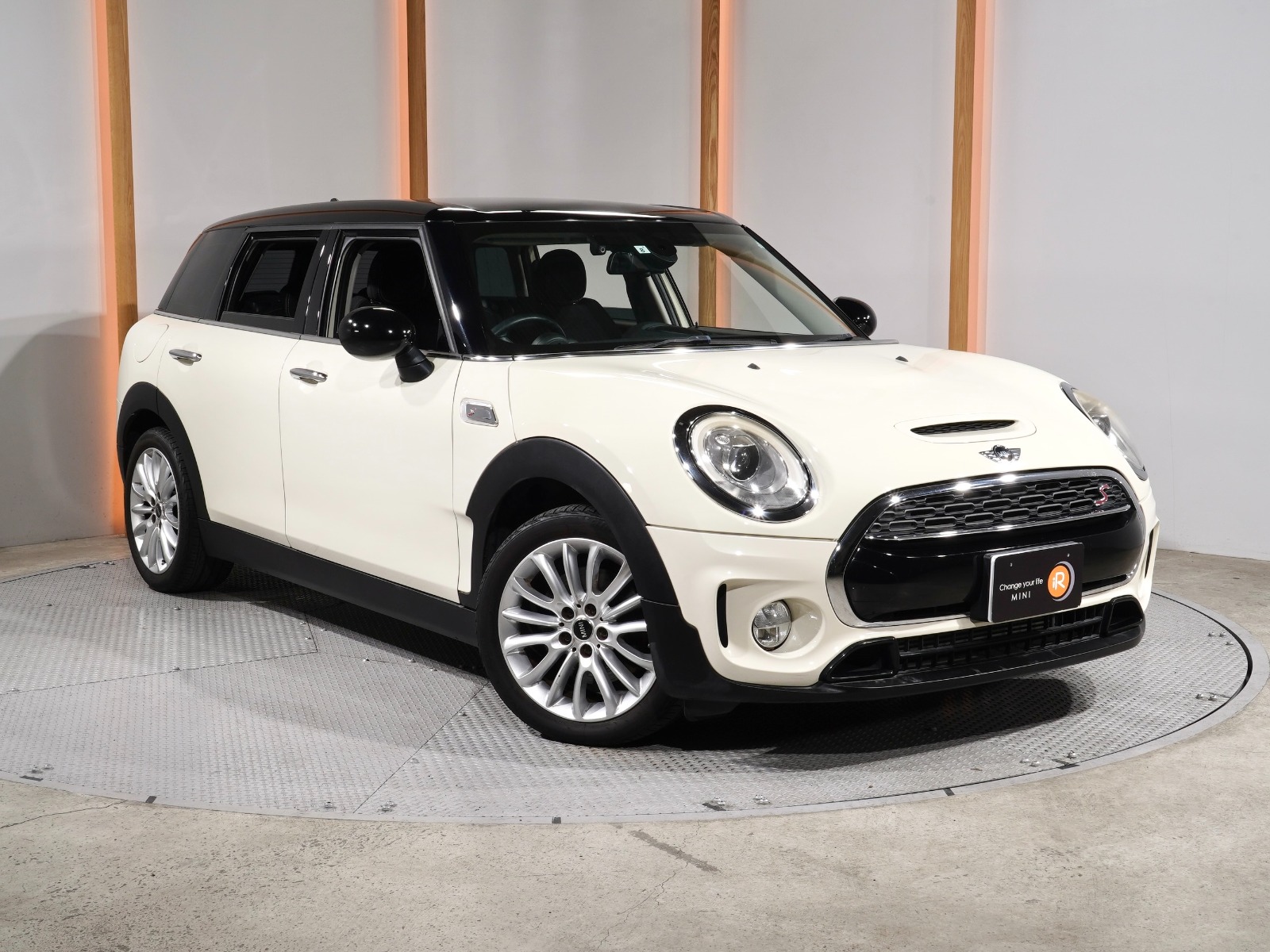 MINI界に衝撃のニュース！】MINI史上最強の定番カラーが生産終了