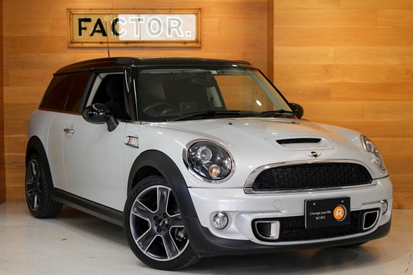 ミニクラブマン クーパーS SOHO | BMW | MINI(ミニ)の中古車 ミニクラブマン クーパーS SOHO | BMW | MINI(ミニ)の中古車